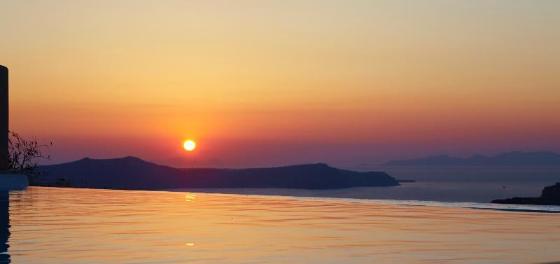 North Santorini A Luxury Spa Hotel Пиргос Экстерьер фото