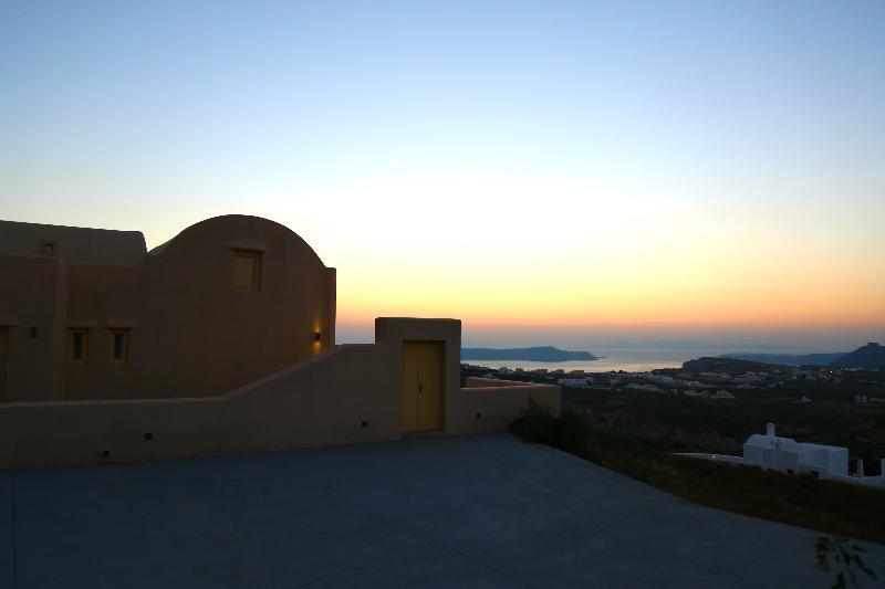 North Santorini A Luxury Spa Hotel Пиргос Экстерьер фото